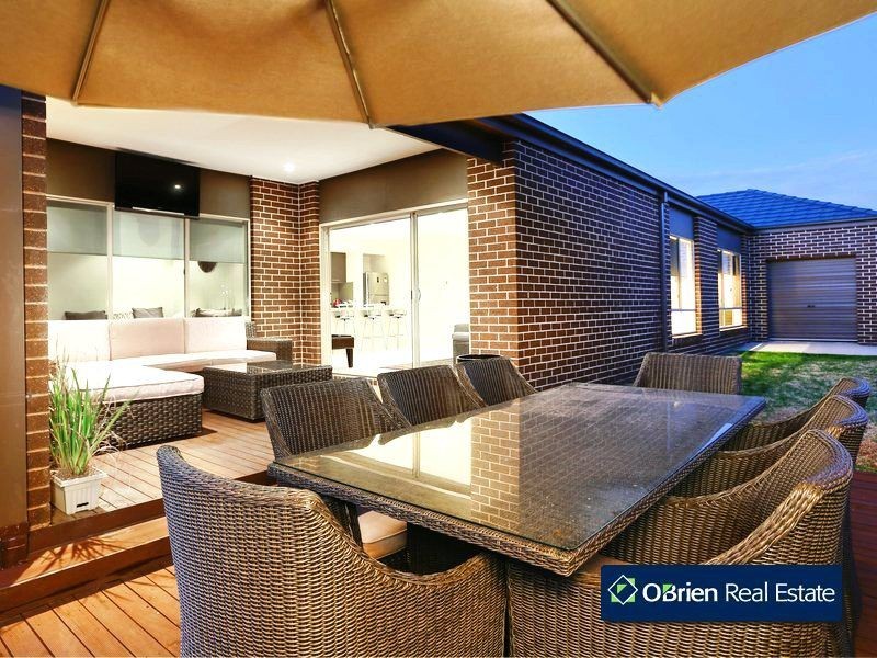 102 Arena Parade, Officer VIC 3809