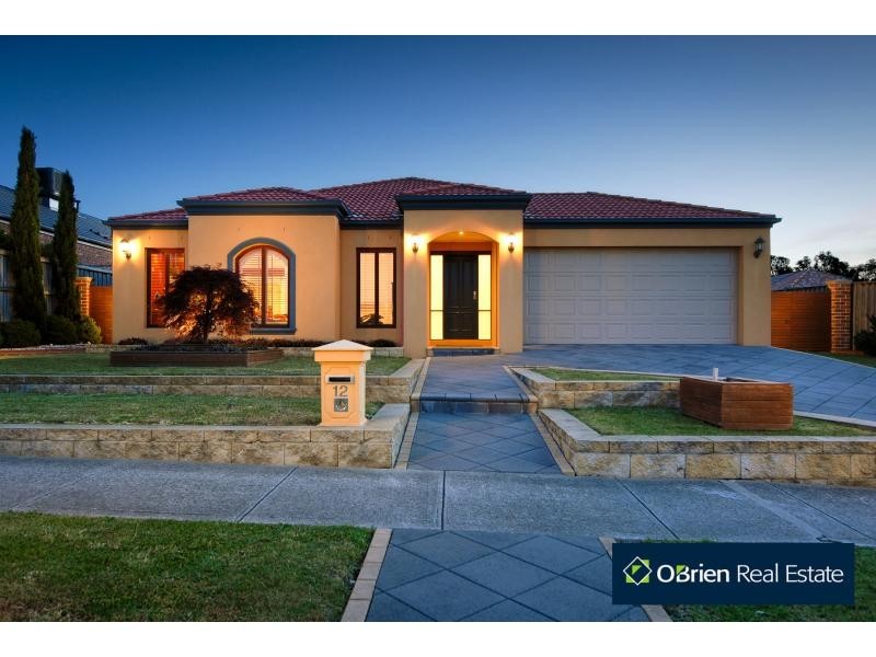 12 St Ives Drive, Narre Warren South VIC 3805
