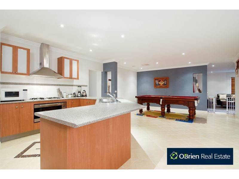 12 St Ives Drive, Narre Warren South VIC 3805