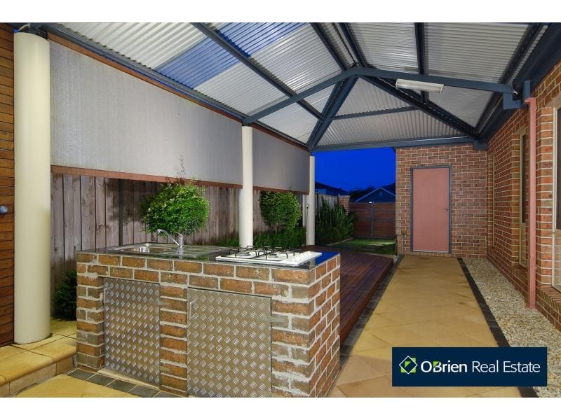 12 St Ives Drive, Narre Warren South VIC 3805