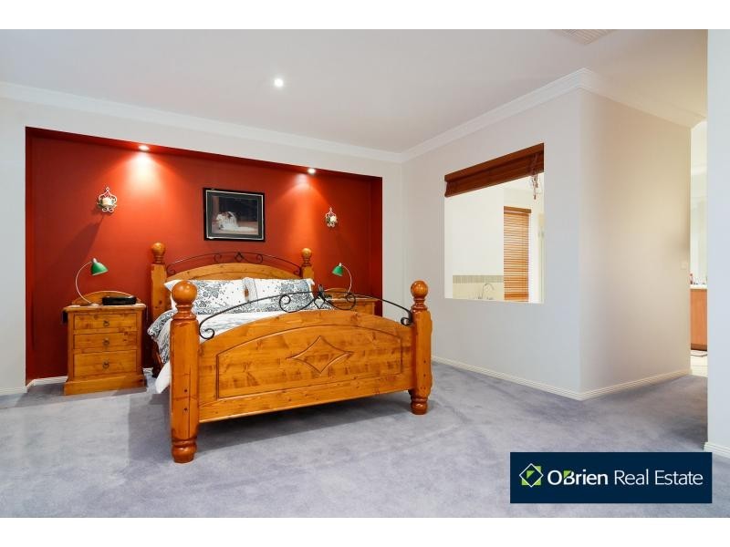 12 St Ives Drive, Narre Warren South VIC 3805