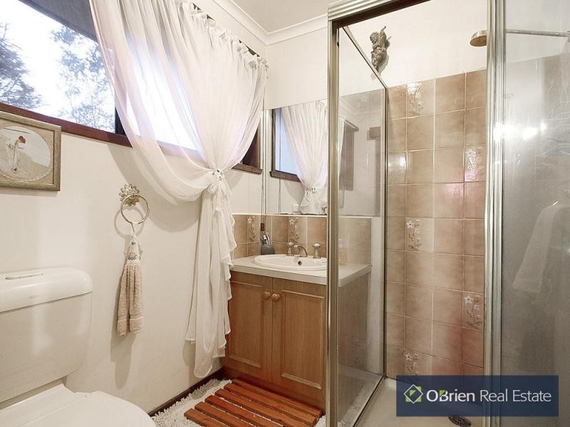 8 Craig Road, Junction Village VIC 3977