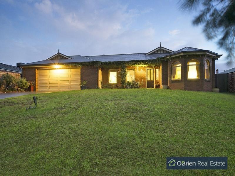 49 Sunningdale Crescent, Cranbourne VIC 3977