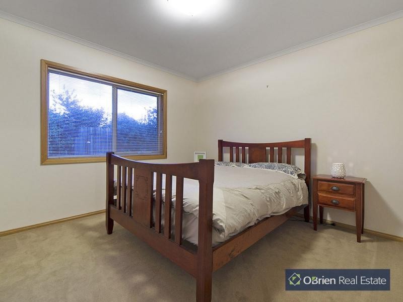 49 Sunningdale Crescent, Cranbourne VIC 3977