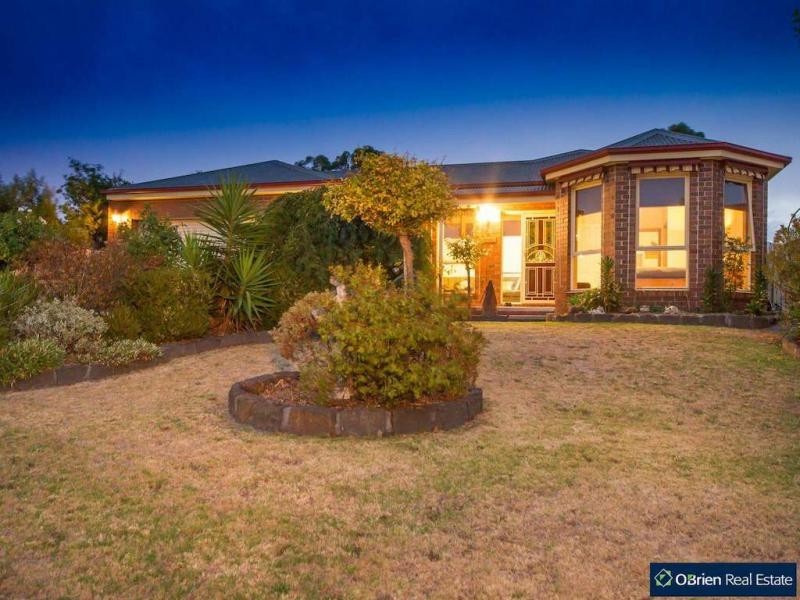 9 Falcon Close, Blind Bight VIC 3980
