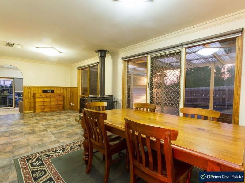 9 Falcon Close, Blind Bight VIC 3980