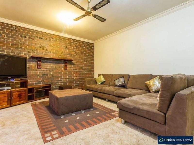 9 Falcon Close, Blind Bight VIC 3980