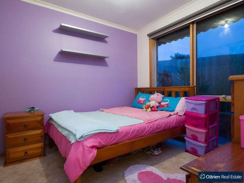 9 Falcon Close, Blind Bight VIC 3980