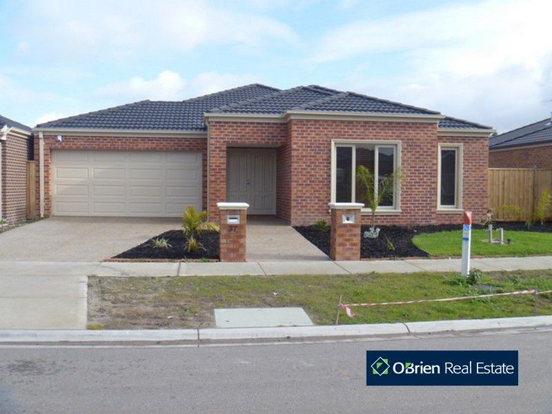 37 Charlbury Crescent, Cranbourne North VIC 3977