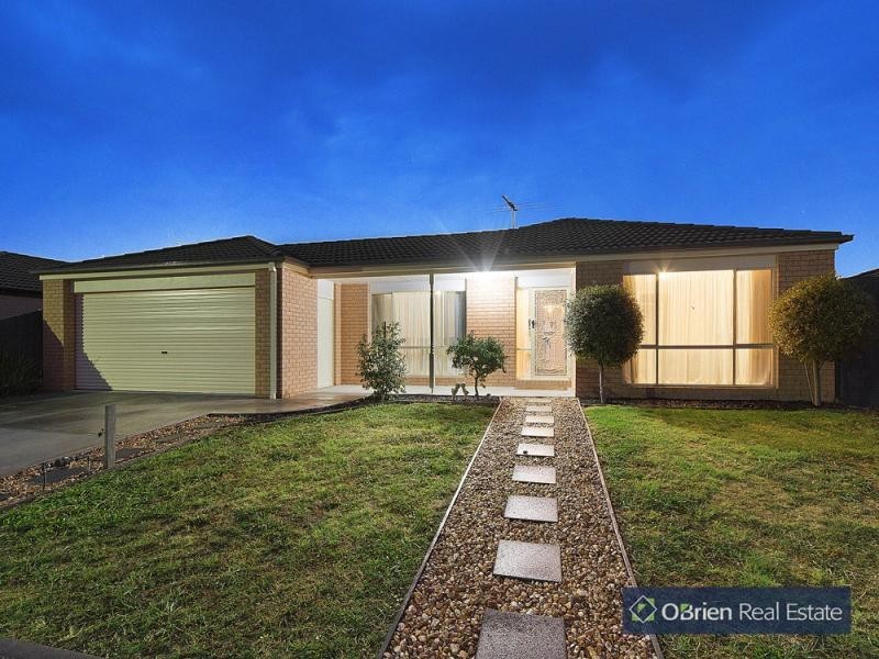 34 Taplan Crescent, Cranbourne West VIC 3977