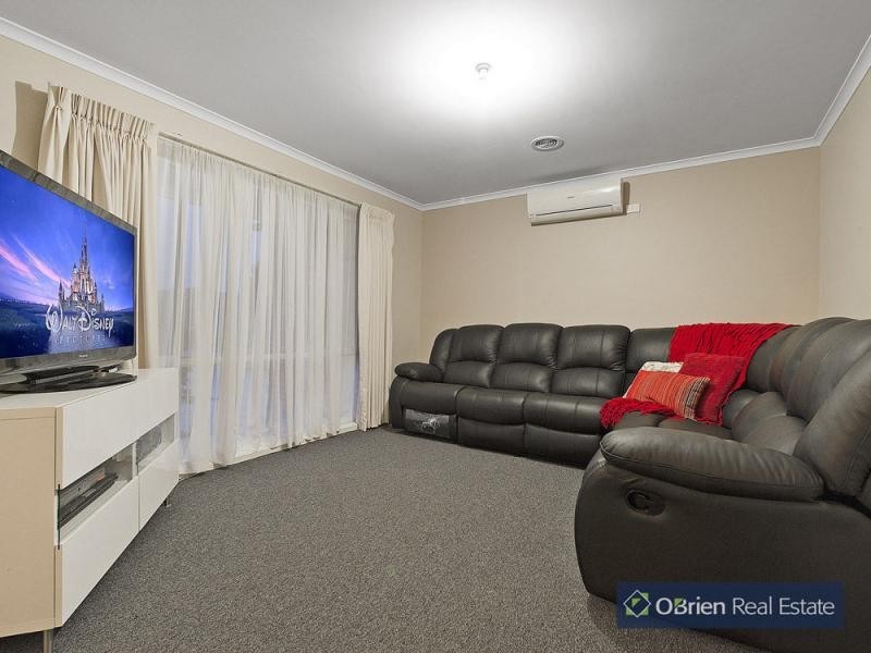 34 Taplan Crescent, Cranbourne West VIC 3977