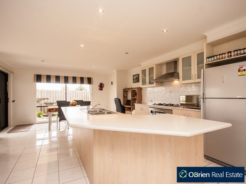 53 Brookland Greens Boulevard, Cranbourne VIC 3977