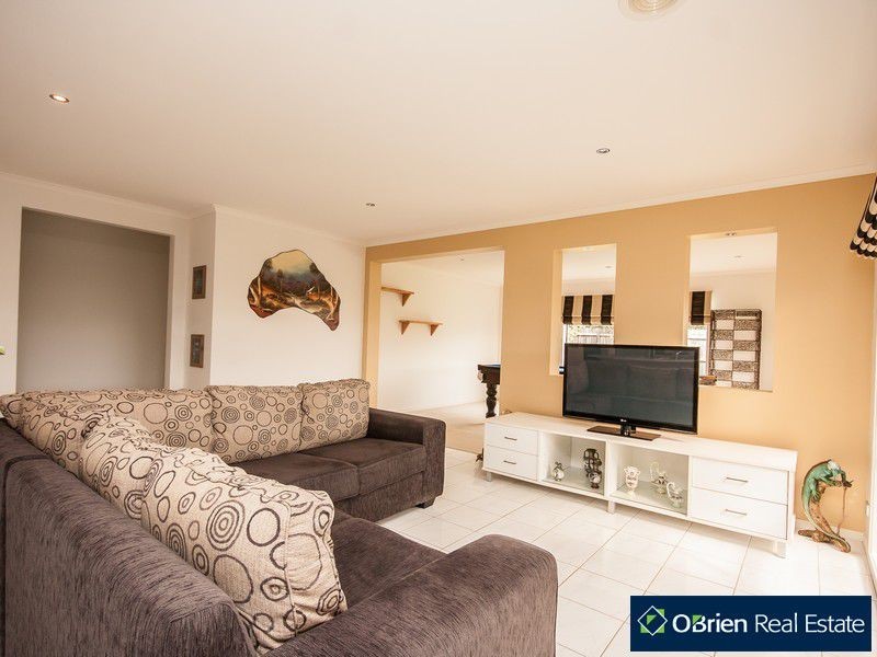 53 Brookland Greens Boulevard, Cranbourne VIC 3977