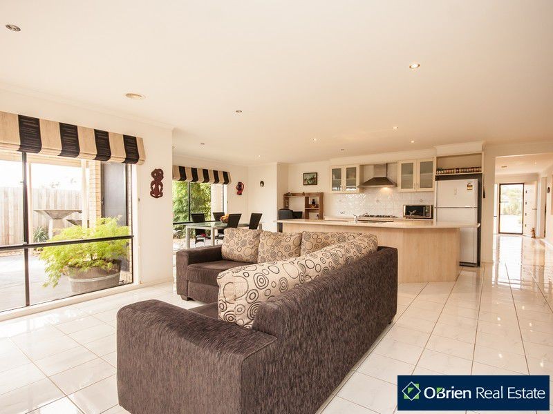 53 Brookland Greens Boulevard, Cranbourne VIC 3977