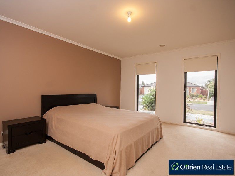 53 Brookland Greens Boulevard, Cranbourne VIC 3977