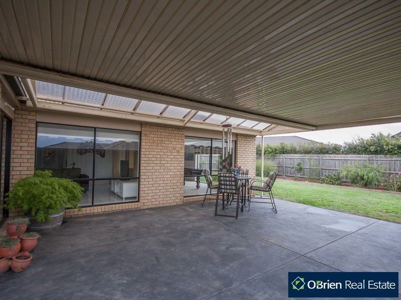 53 Brookland Greens Boulevard, Cranbourne VIC 3977