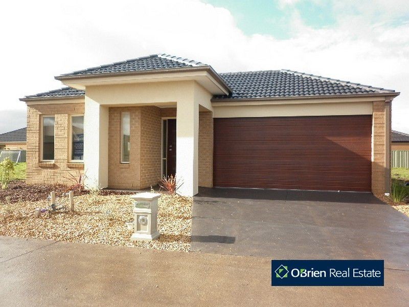 51 Edmund Street, Pakenham VIC 3810