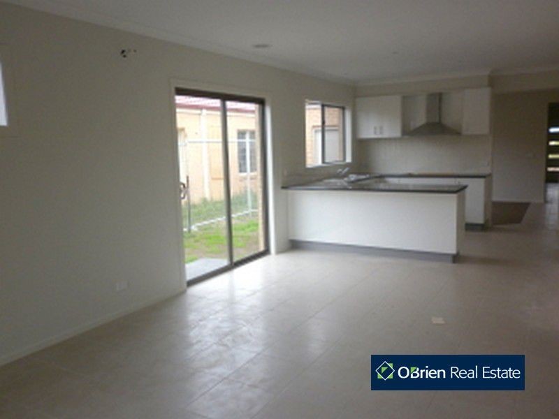 51 Edmund Street, Pakenham VIC 3810