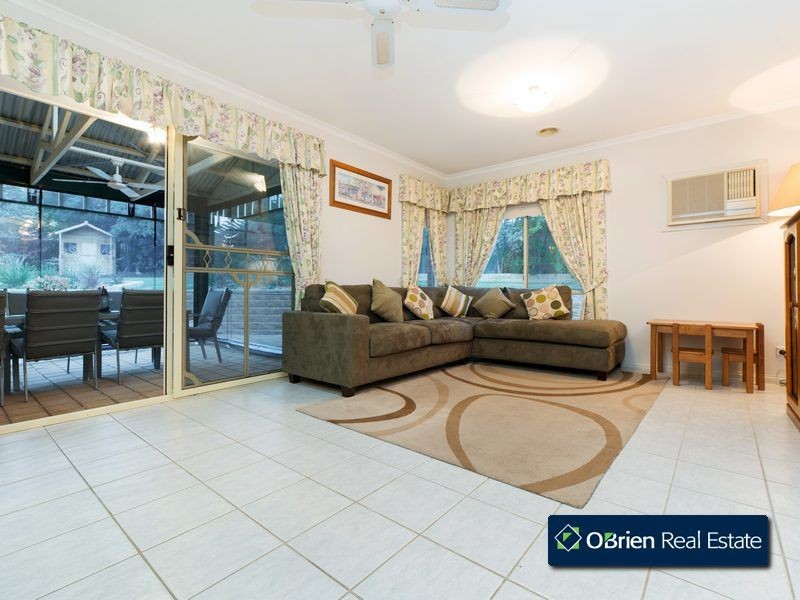 6 Sue Place, Berwick VIC 3806