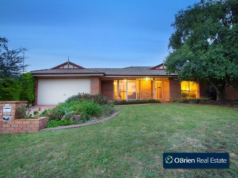 9 Bertrand Close, Berwick VIC 3806