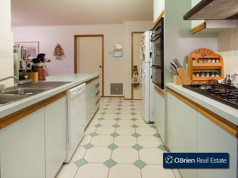 9 Bertrand Close, Berwick VIC 3806