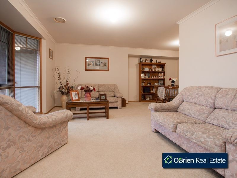 9 Bertrand Close, Berwick VIC 3806