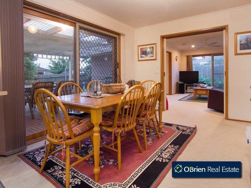 9 Bertrand Close, Berwick VIC 3806