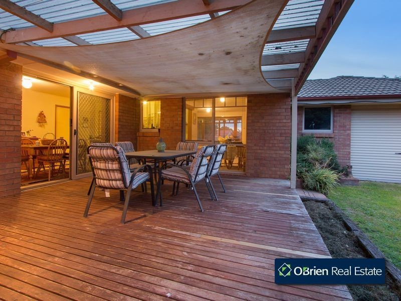 9 Bertrand Close, Berwick VIC 3806