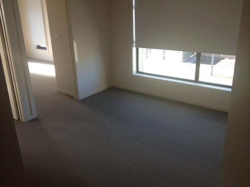 28 Stonebridge Lane, Pakenham VIC 3810