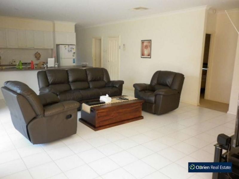 26 Golden Grove, Narre Warren South VIC 3805