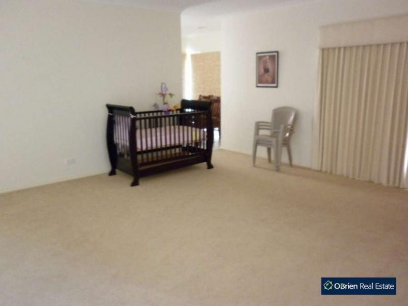 26 Golden Grove, Narre Warren South VIC 3805