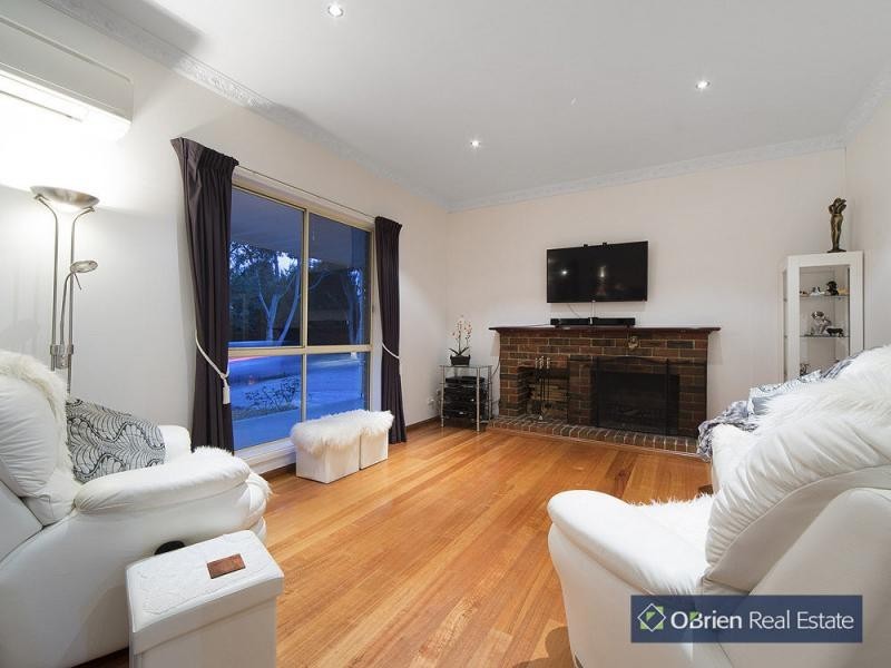 4 Walter Way, Cranbourne South VIC 3977