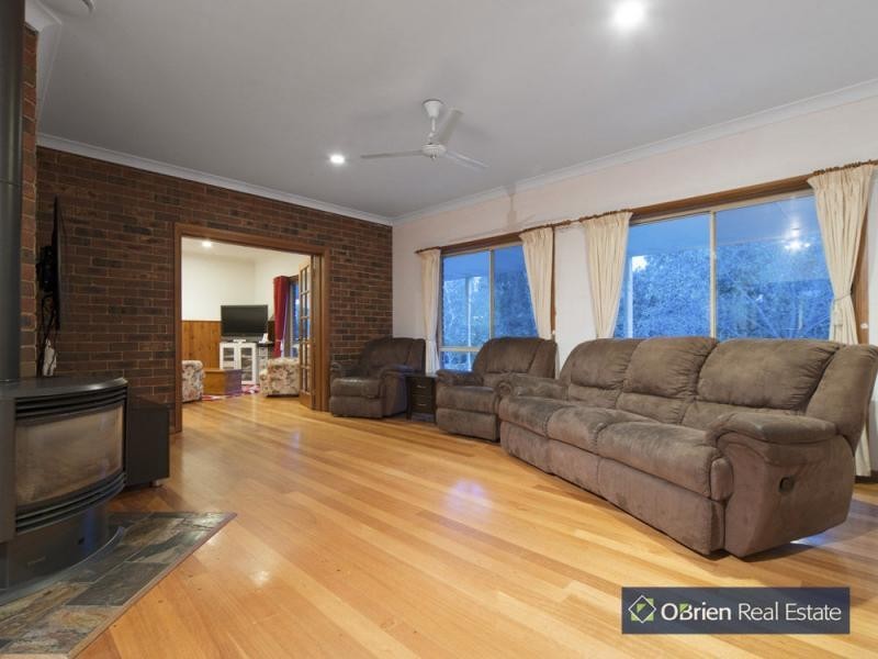 4 Walter Way, Cranbourne South VIC 3977