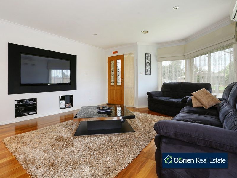 2/122 Fountain Drive, Narre Warren VIC 3805