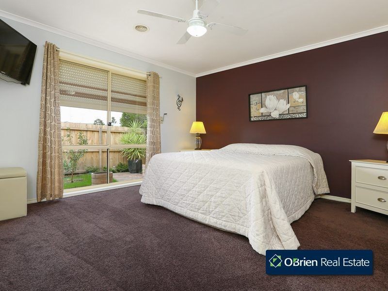 2/122 Fountain Drive, Narre Warren VIC 3805
