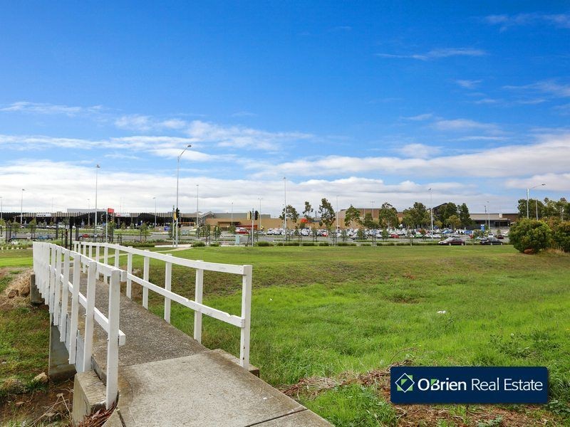 2/122 Fountain Drive, Narre Warren VIC 3805