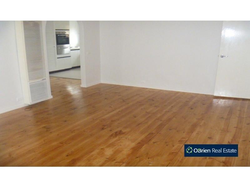 Unit 4/4 Gibb Street, Berwick VIC 3806