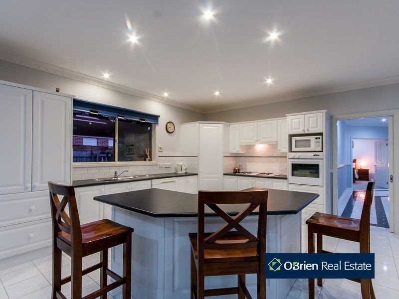 21 Heatherwood Grove, Langwarrin VIC 3910