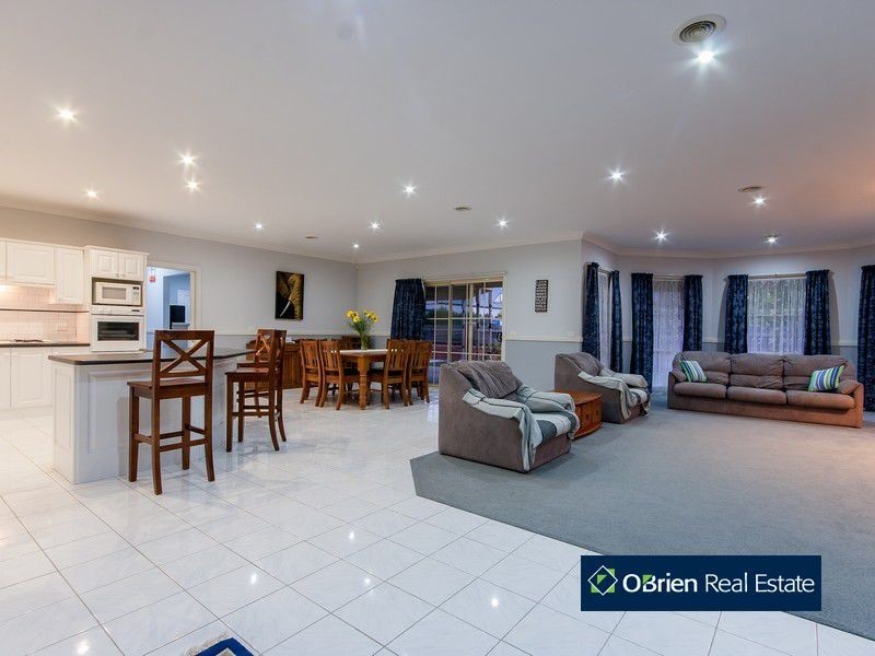 21 Heatherwood Grove, Langwarrin VIC 3910