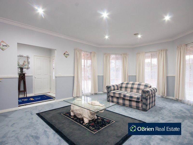 21 Heatherwood Grove, Langwarrin VIC 3910