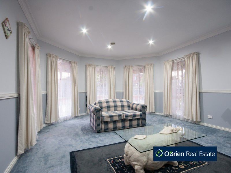 21 Heatherwood Grove, Langwarrin VIC 3910