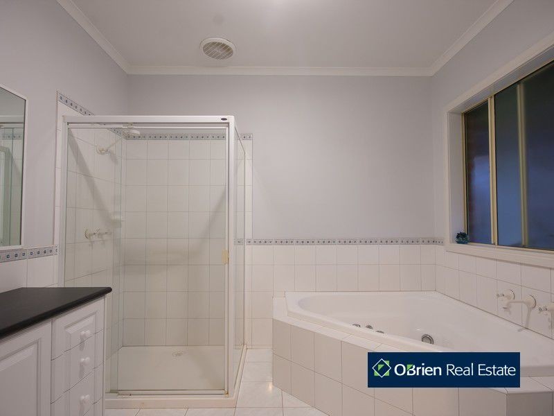 21 Heatherwood Grove, Langwarrin VIC 3910