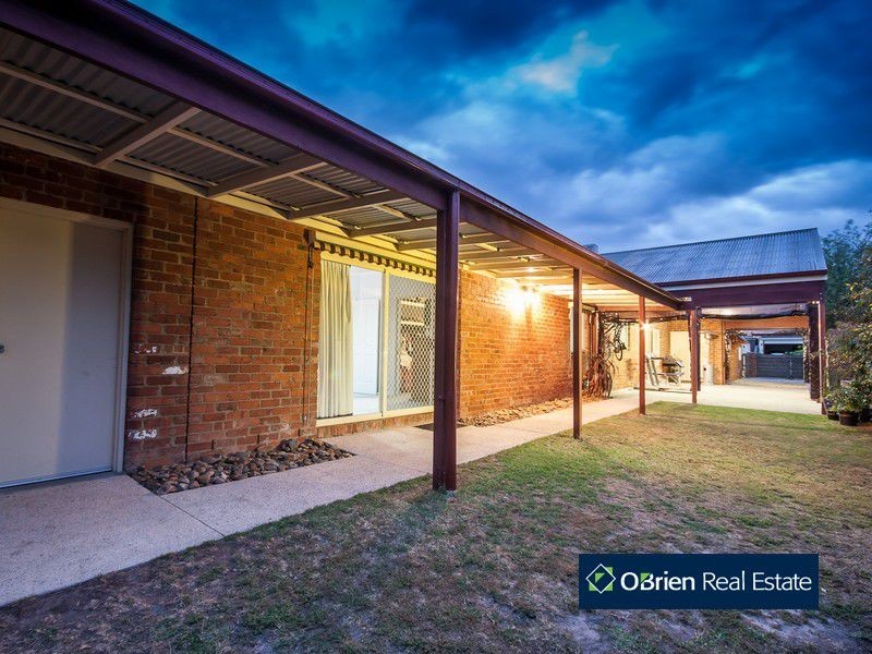 21 Heatherwood Grove, Langwarrin VIC 3910