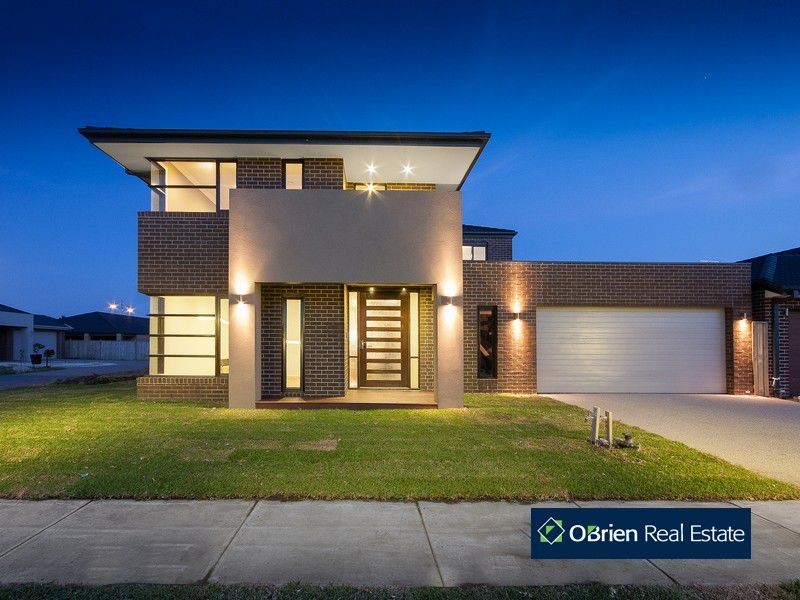 8 Maplewood Court, Cranbourne North VIC 3977