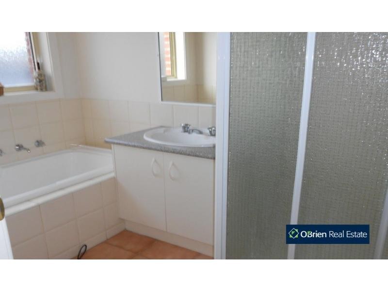 27 Prime Court, Berwick VIC 3806