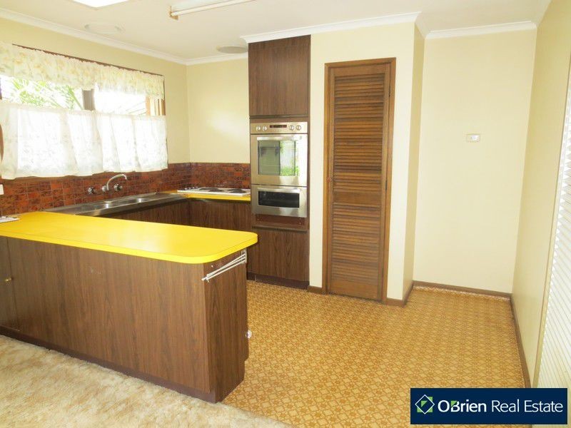 6 Phillip Court, Cranbourne North VIC 3977