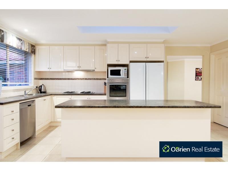 10 Waterbury Street, Cranbourne VIC 3977