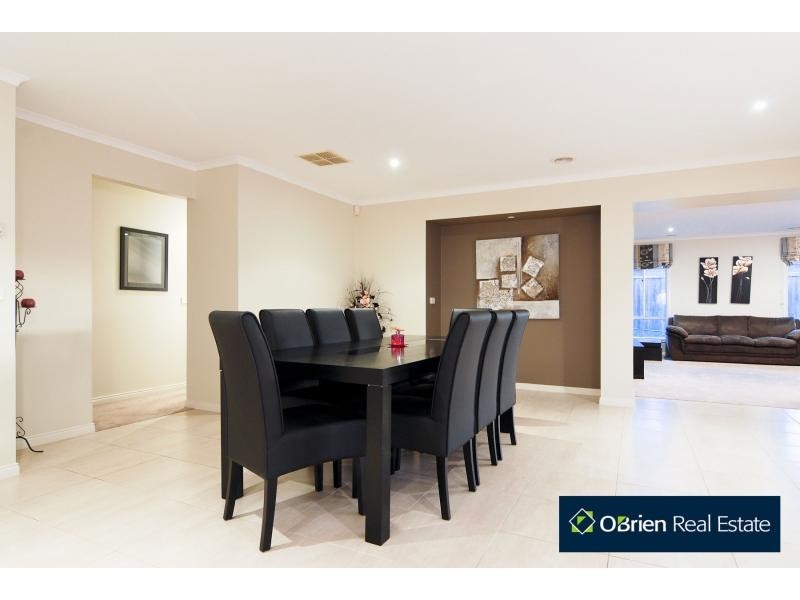 10 Waterbury Street, Cranbourne VIC 3977
