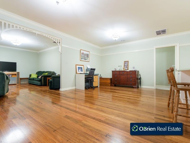 16 Leisurewood Drive, Berwick VIC 3806