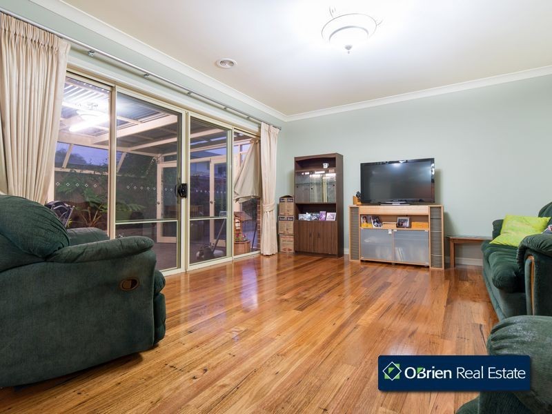 16 Leisurewood Drive, Berwick VIC 3806